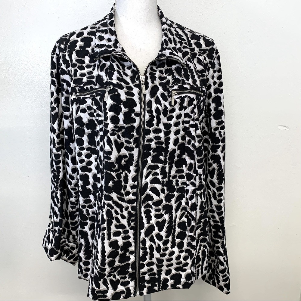 Chicos 3 Zenergy Lightweight Jacket Full Zip Animal Print XL/16 Roll Tab Travel